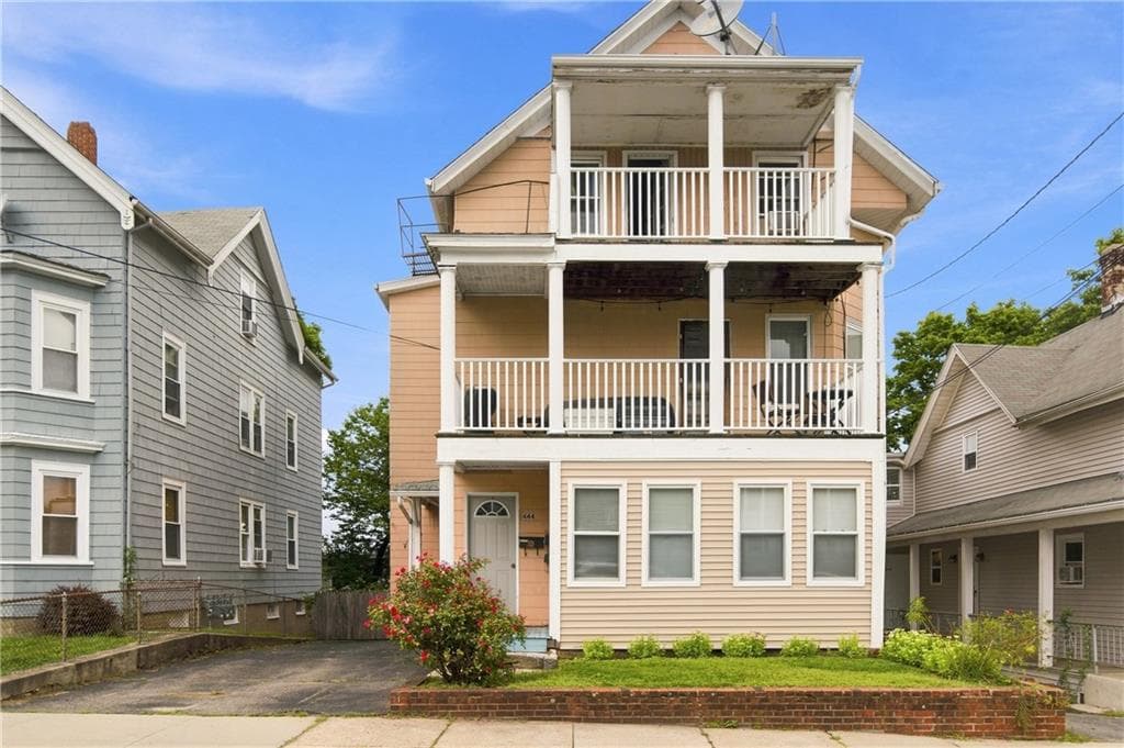 444 Carrington Avenue