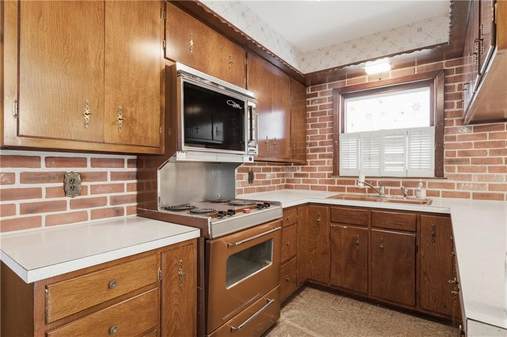 444 Carrington Avenue photo 5