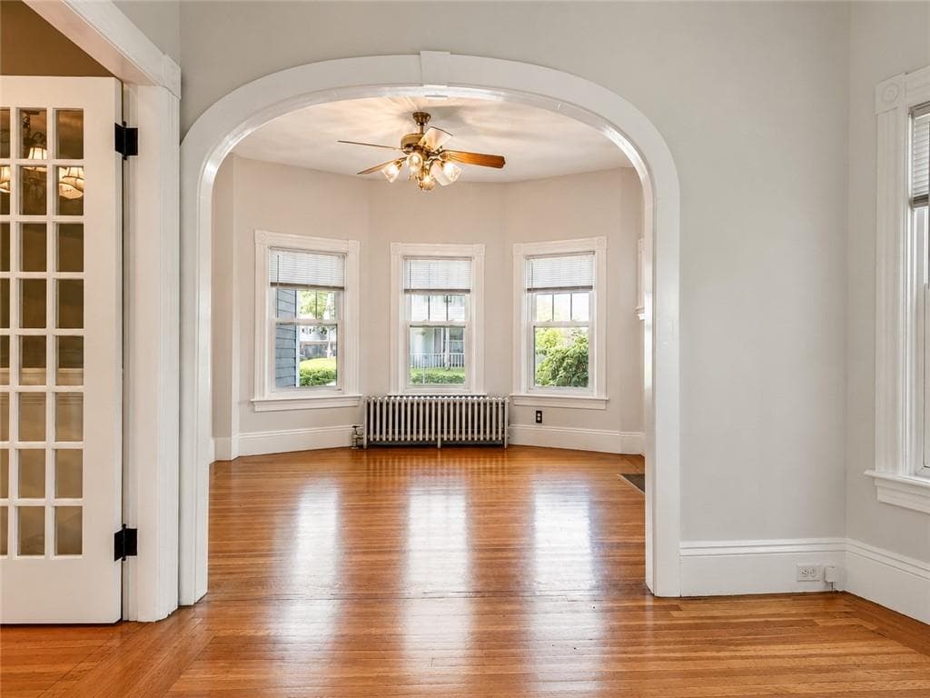 225 Hunts Avenue photo 12