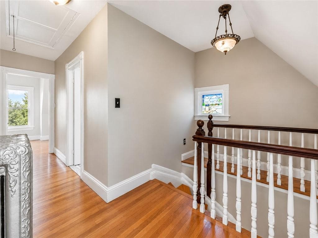 225 Hunts Avenue photo 22