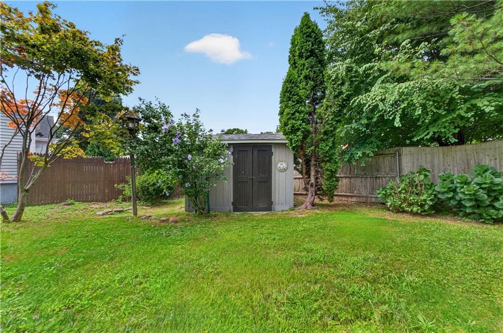 31 Elton Avenue photo 30