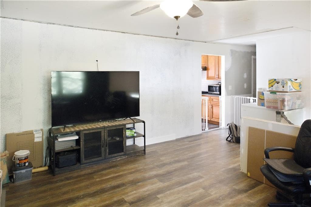 Single Family Residence at 50 Driftwood Drive, Charlestown, photo 8 of 28