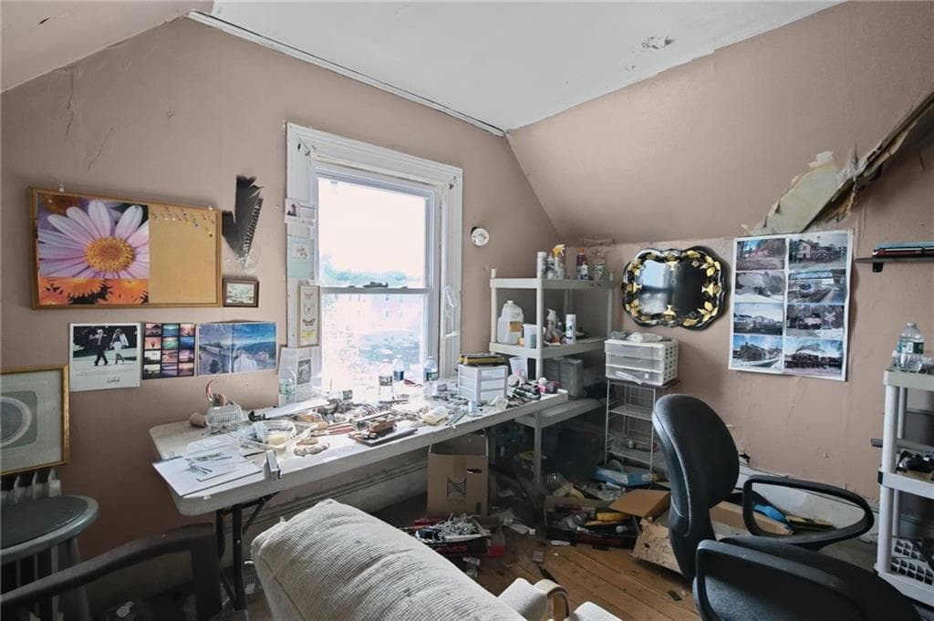 574 Smith Street photo 35