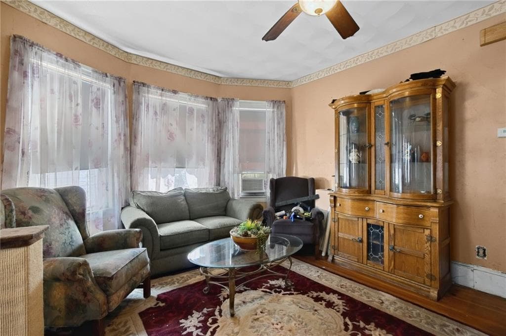 574 Smith Street photo 4