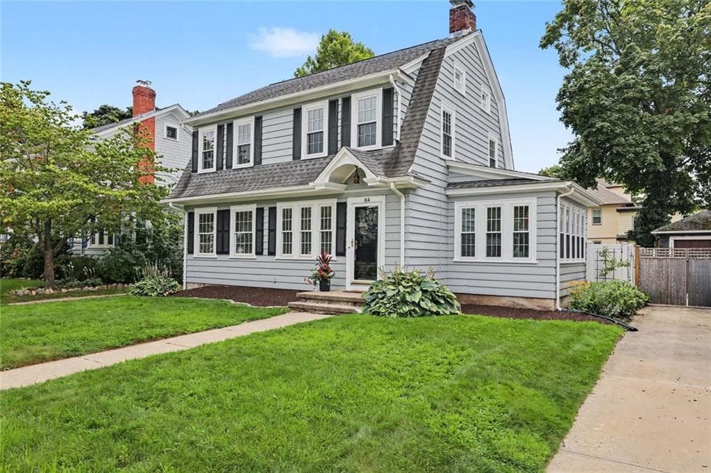 84 Glen Avenue photo 2