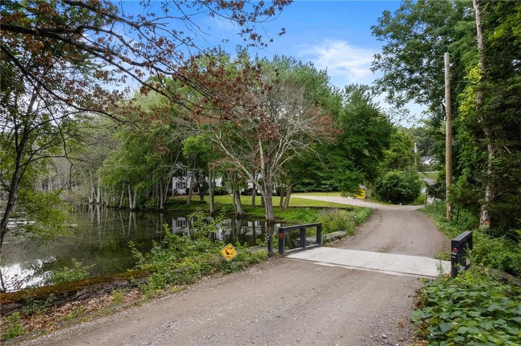 109 Scott Road photo 2