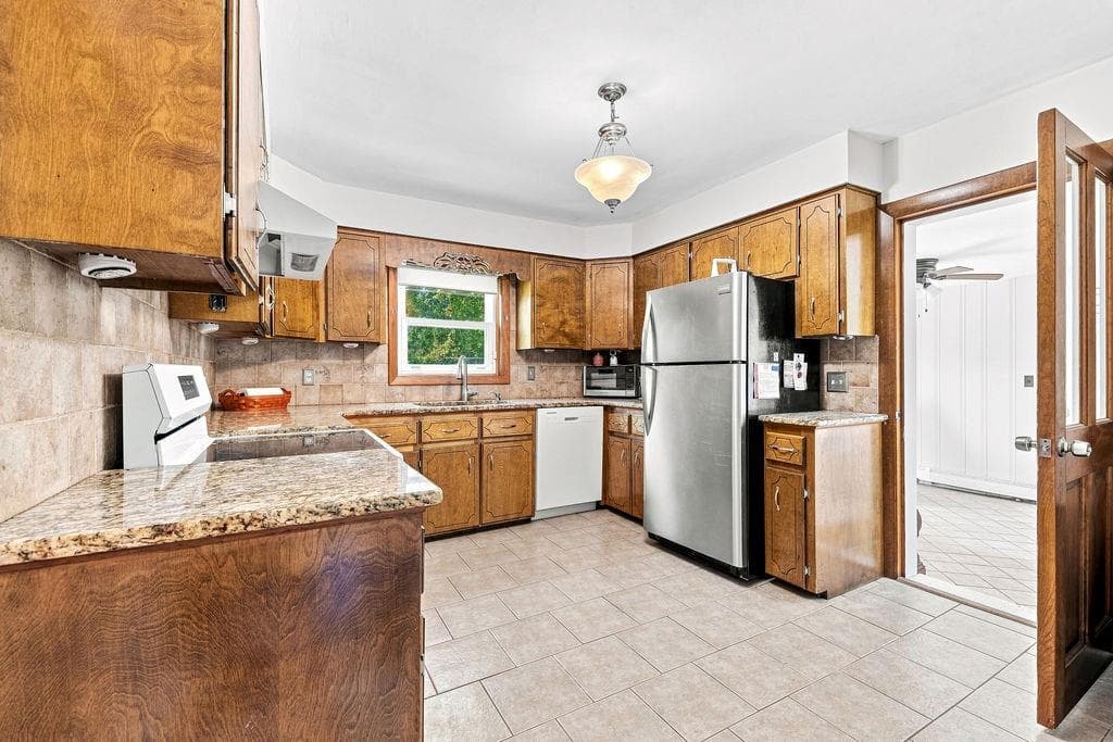 41 Fisher Street photo 7