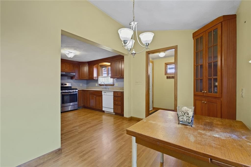 243 Rice Street photo 9