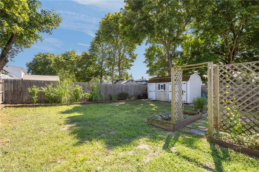 243 Rice Street photo 38