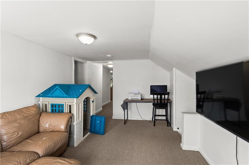 551 Pond Street photo 27