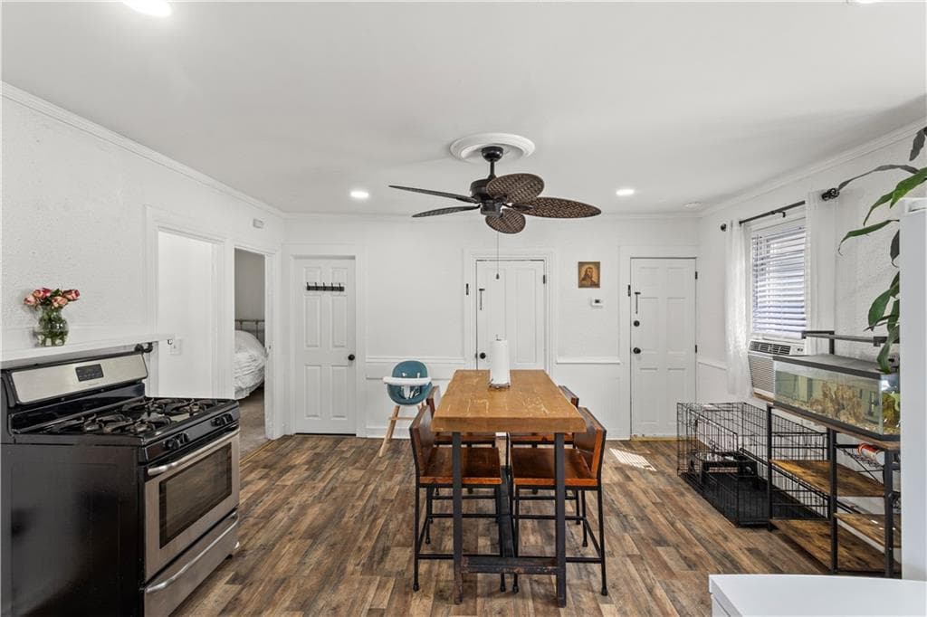 551 Pond Street photo 20