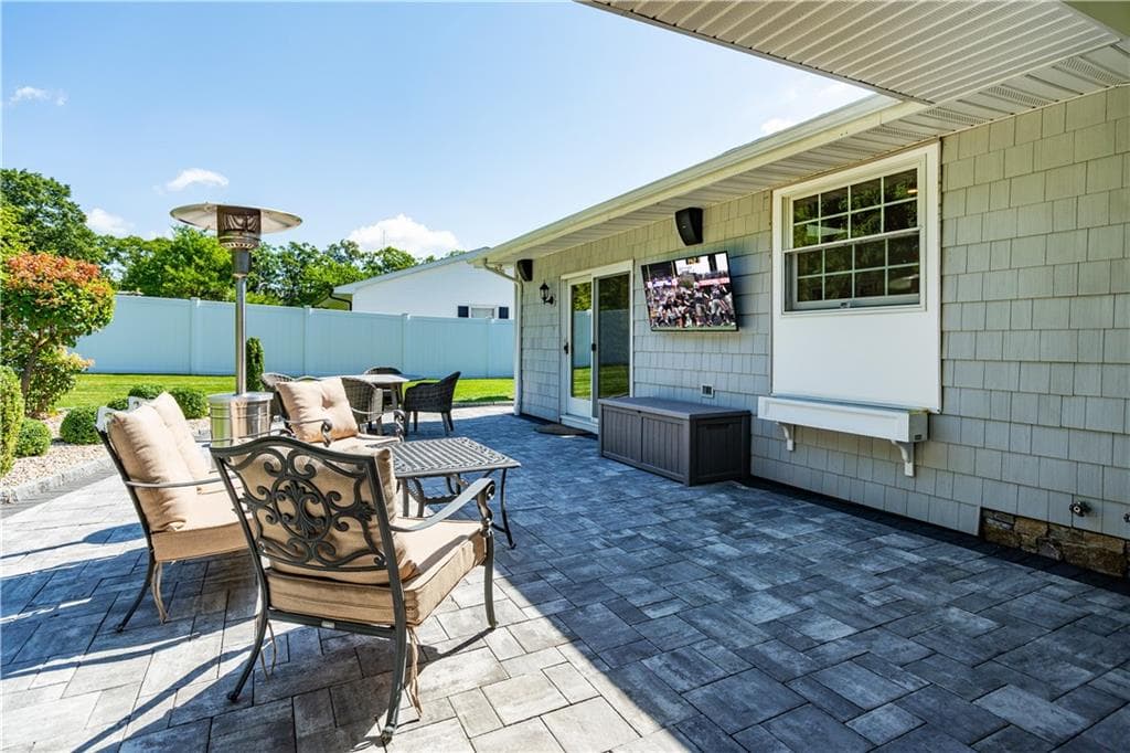 5 Hilton Drive photo 44