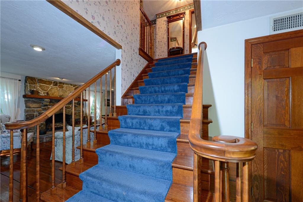 Single Family Residence at 132 Sheffield Hill Road, Exeter, photo 15 of 28