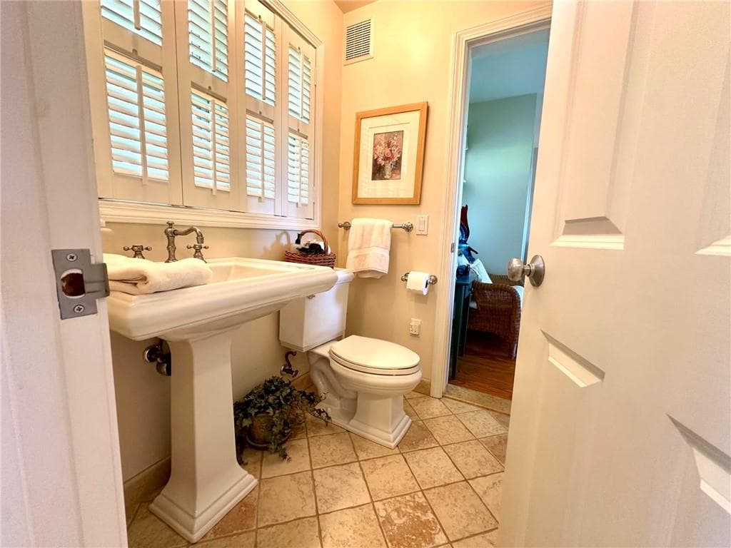 1207 West Side Road photo 25