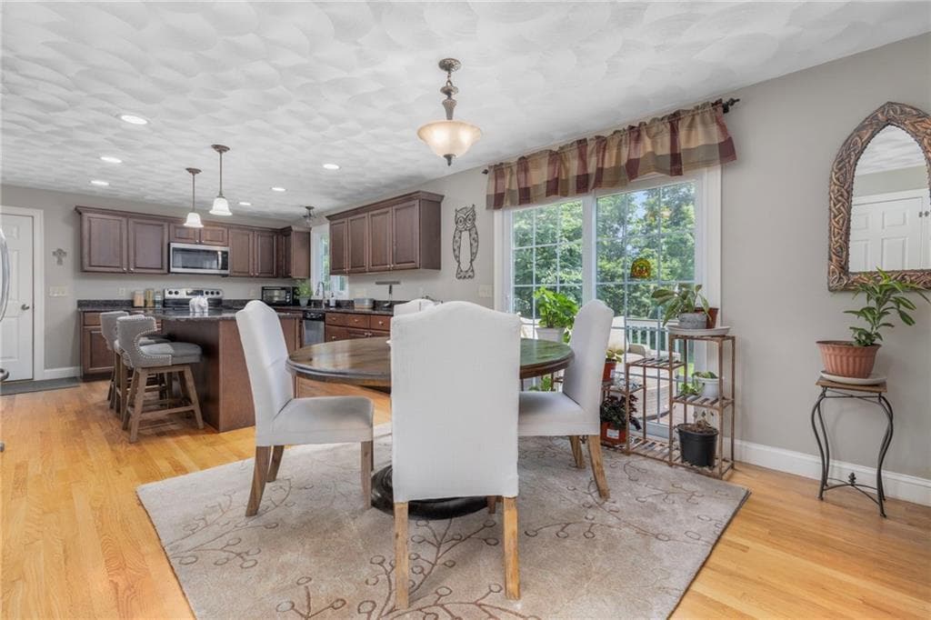 321 River Road photo 9