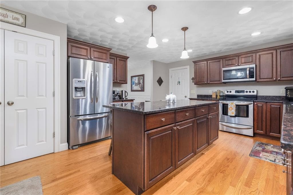 321 River Road photo 8