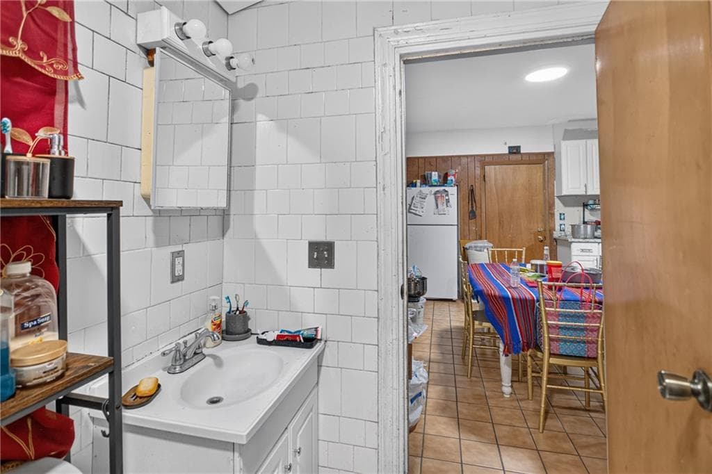 32 Almy Street photo 17