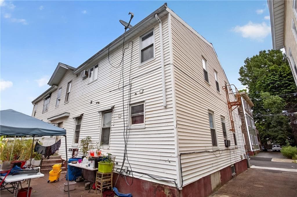 32 Almy Street photo 5
