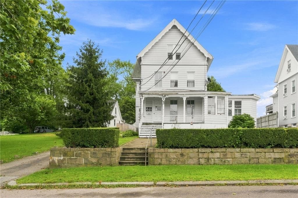 18 Spring Street