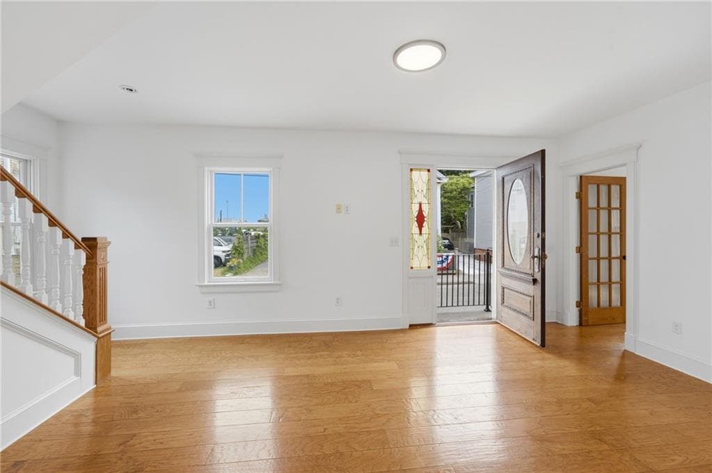 21 Elm Street photo 6
