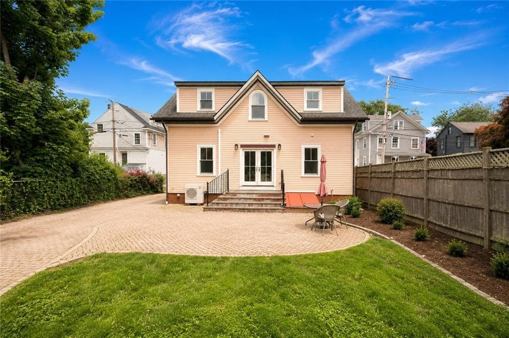 21 Elm Street photo 26