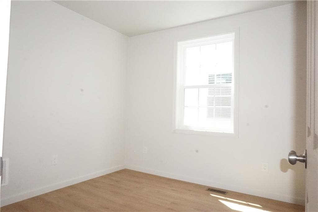 13 Benton Street photo 9