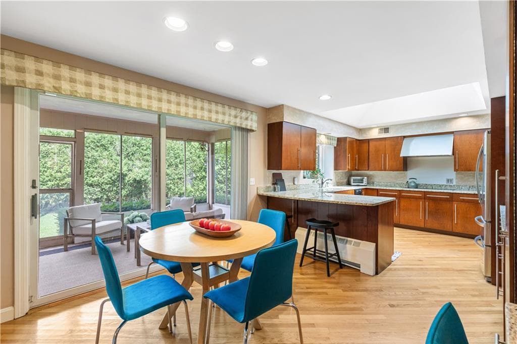 Single Family Residence at 145 East Hill Drive, Cranston, photo 24 of 50