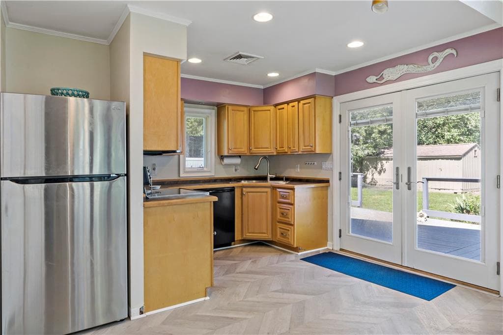 Single Family Residence at 15 Mollusk Drive, North Kingstown, photo 9 of 33