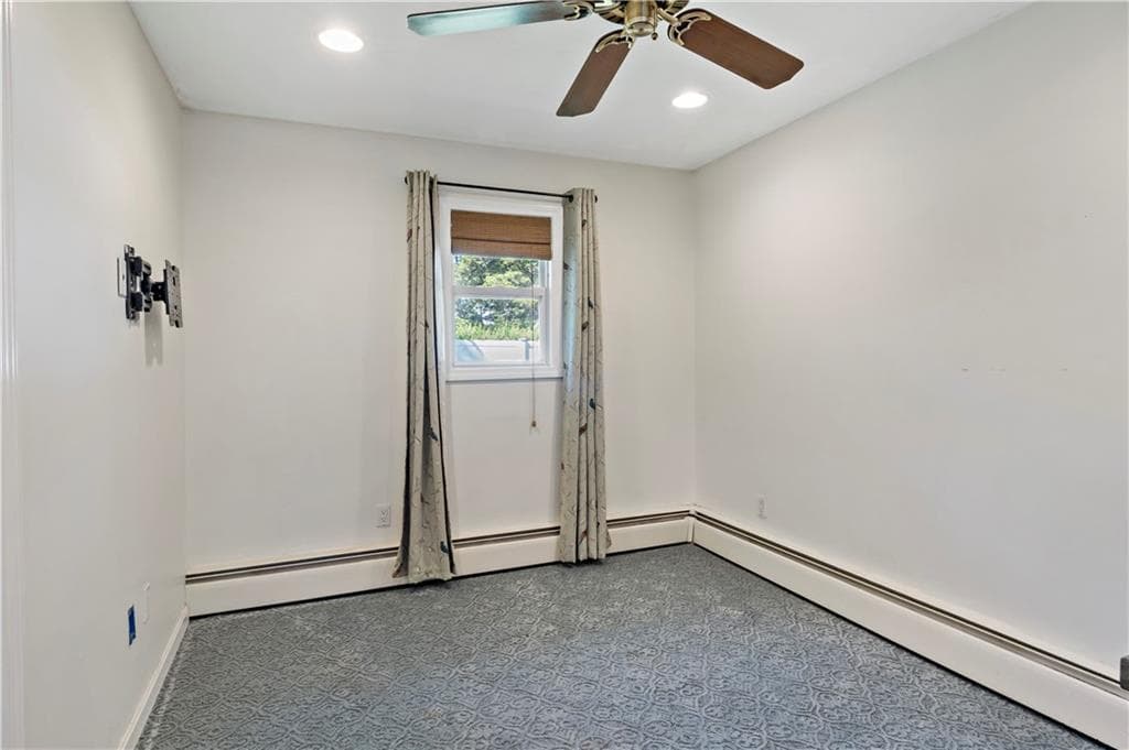 Single Family Residence at 15 Mollusk Drive, North Kingstown, photo 18 of 33
