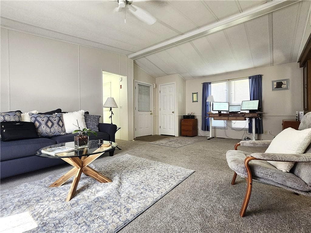 158 Holiday Court photo 16