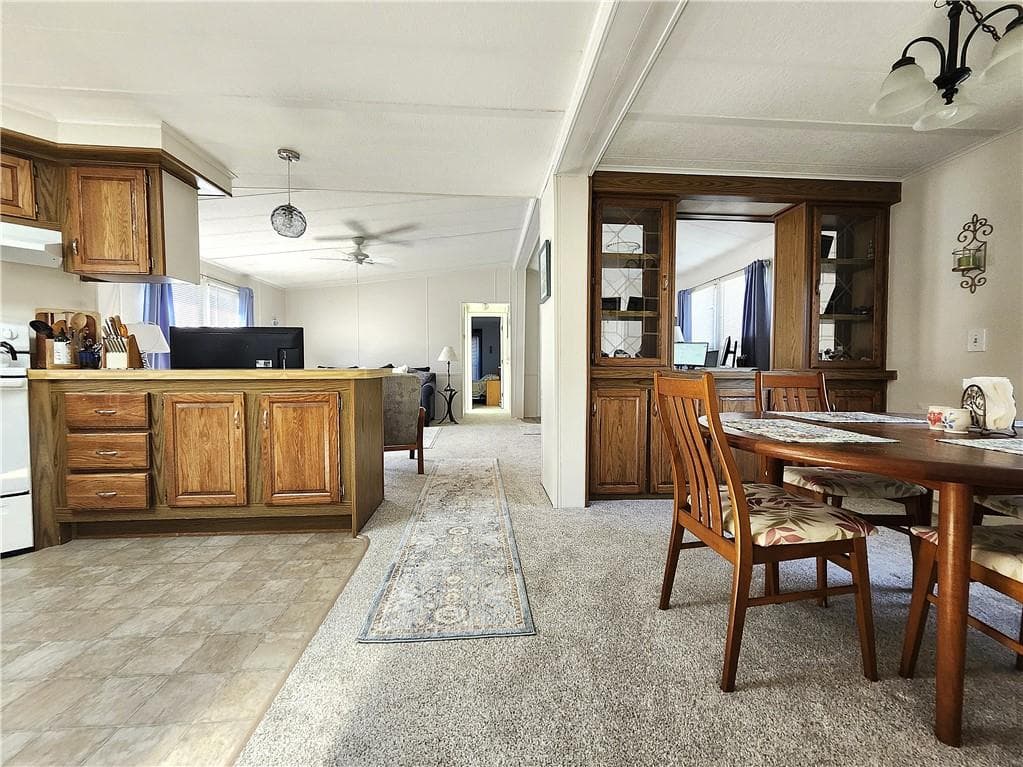 158 Holiday Court photo 12