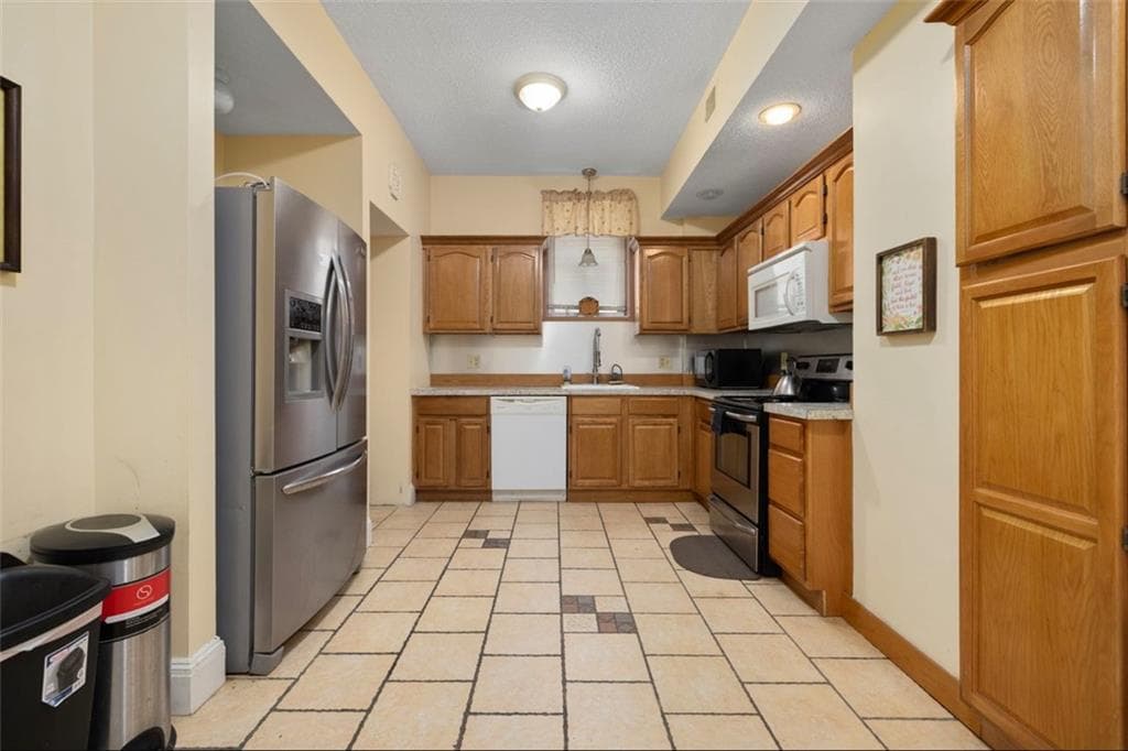 576 Fairmount Street photo 28