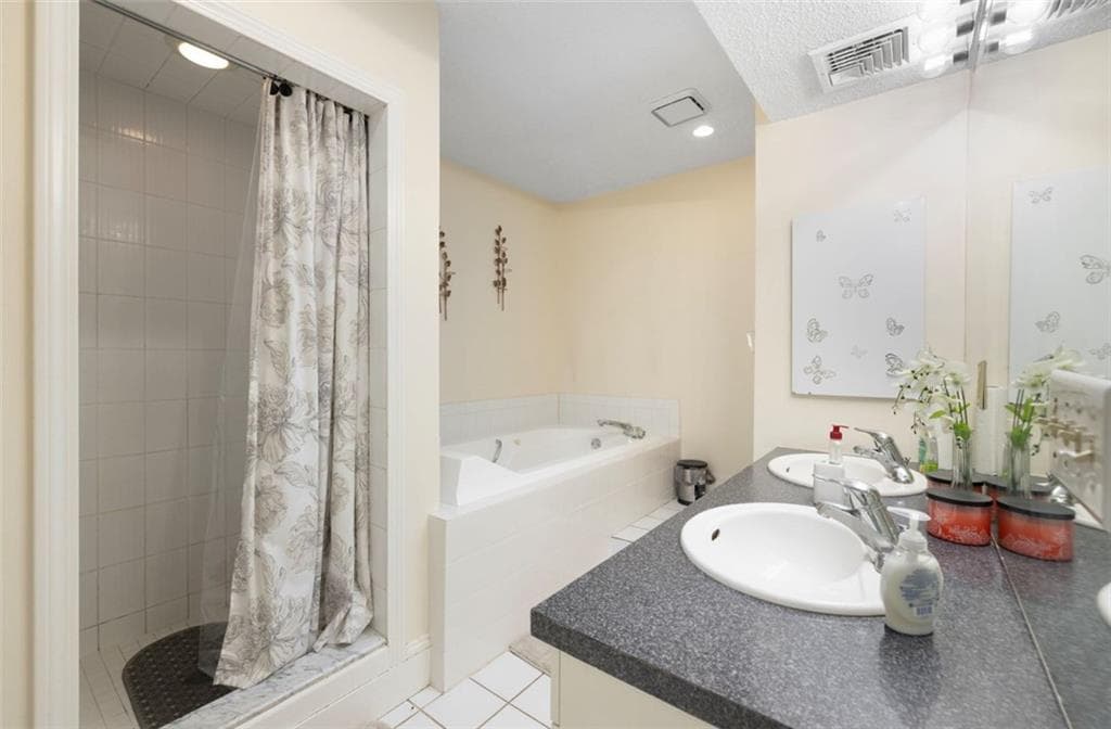 576 Fairmount Street photo 35