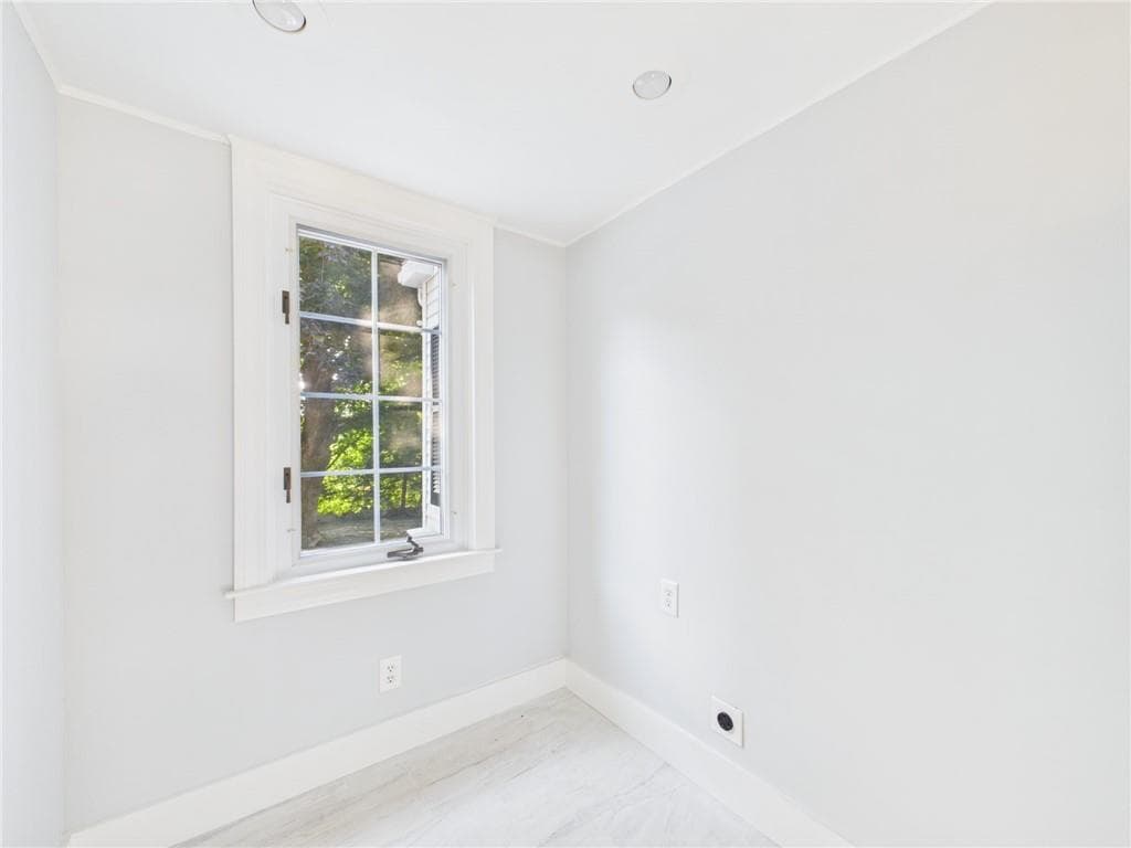 229 Hunt Avenue photo 22