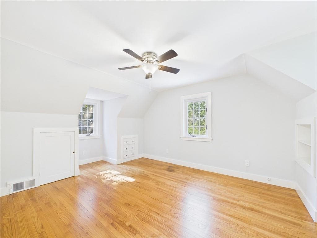 229 Hunt Avenue photo 25