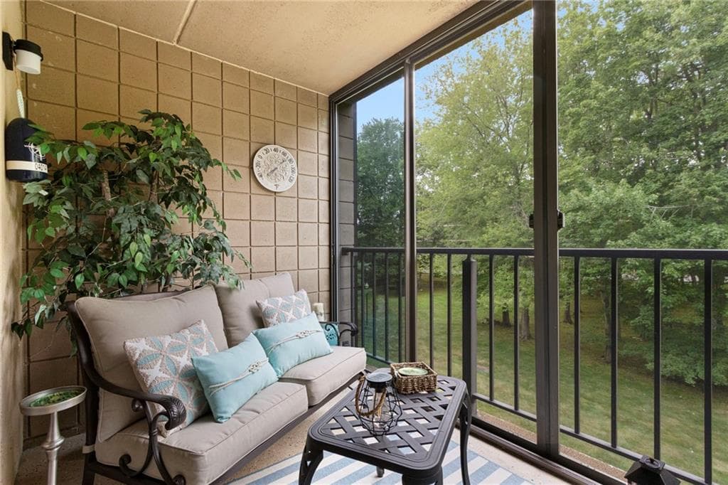 650 East Greenwich Avenue UNIT 3-308 photo 16