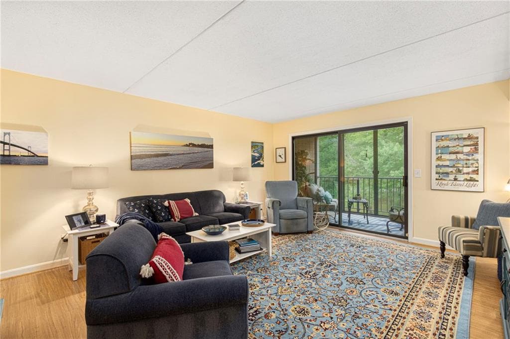 650 East Greenwich Avenue UNIT 3-308 photo 5