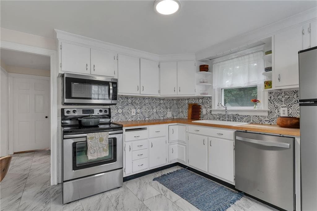 64 King Phillip Drive photo 13