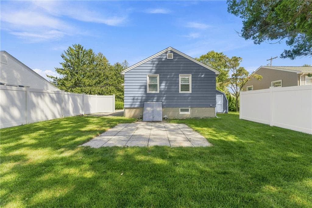 Single Family Residence at 51 Westminster Street, Westerly, photo 10 of 29