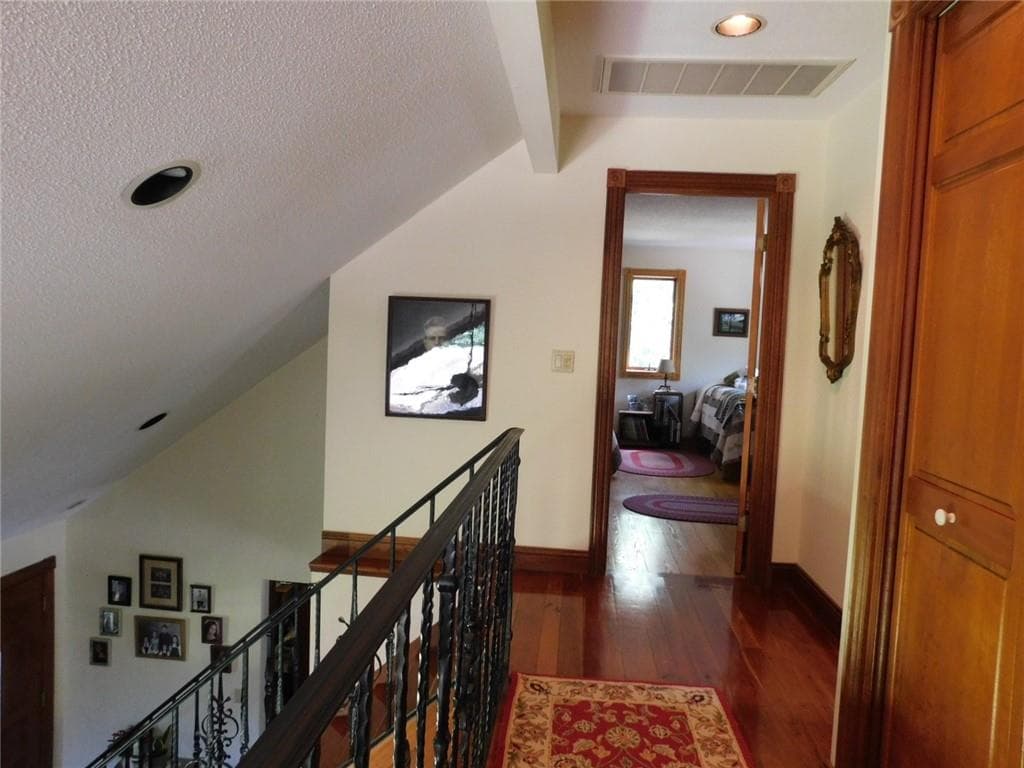 Single Family Residence at 20 SMALL POX Trail, Richmond, photo 17 of 46