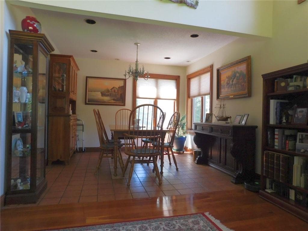 Single Family Residence at 20 SMALL POX Trail, Richmond, photo 5 of 46