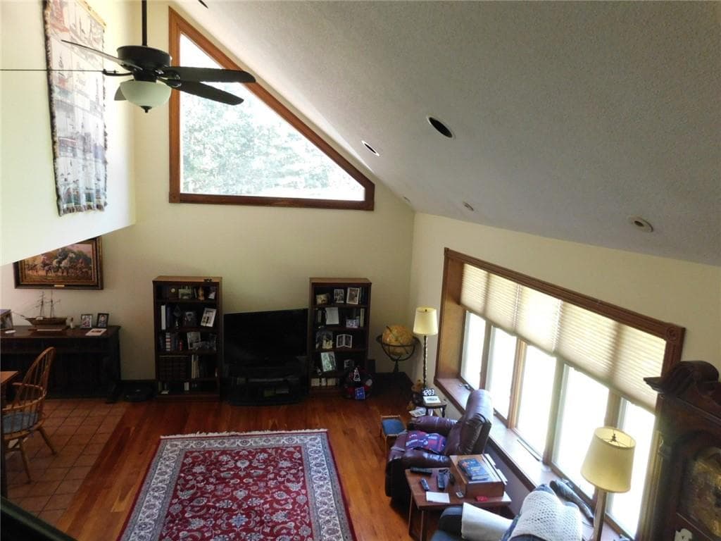 Single Family Residence at 20 SMALL POX Trail, Richmond, photo 4 of 46
