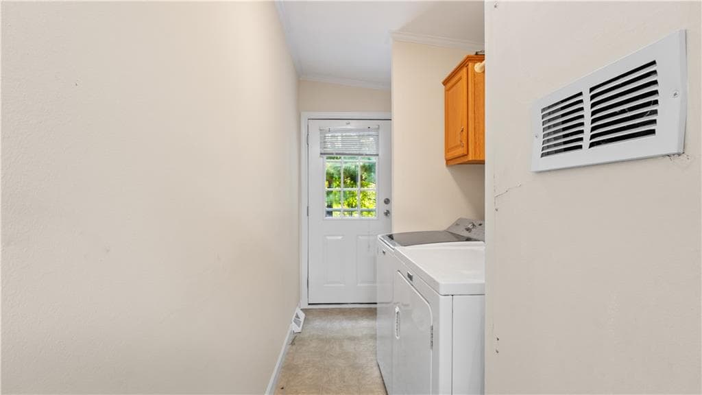 Single Family Residence at 8 Lisa's Way, Coventry, photo 18 of 36