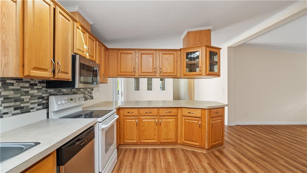 Single Family Residence at 8 Lisa's Way, Coventry, photo 19 of 36