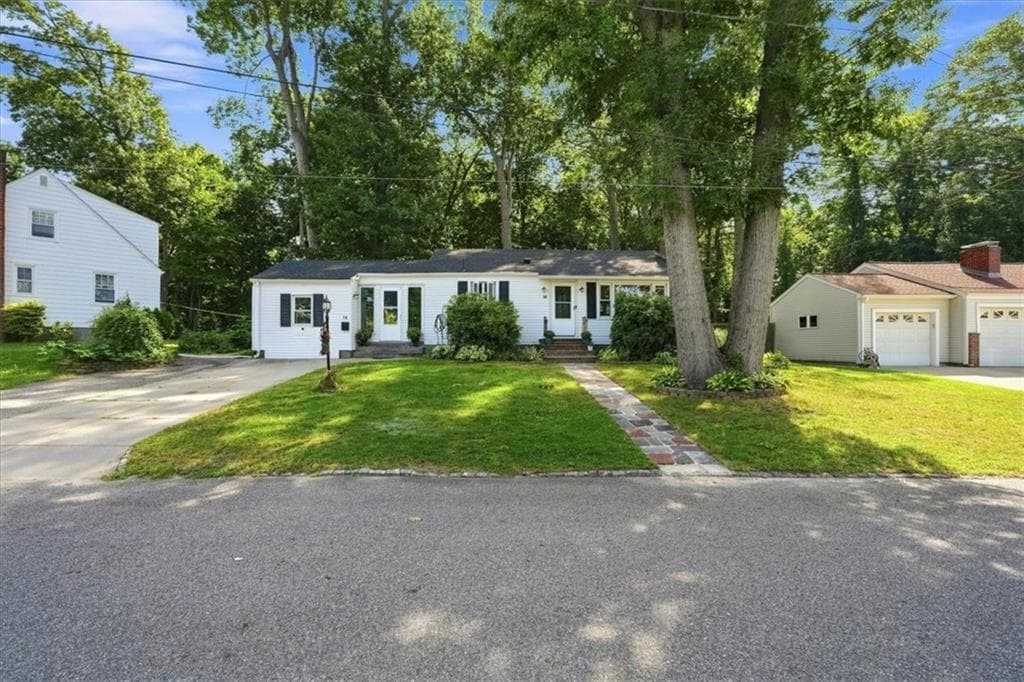 14 Woodhill Drive photo 24