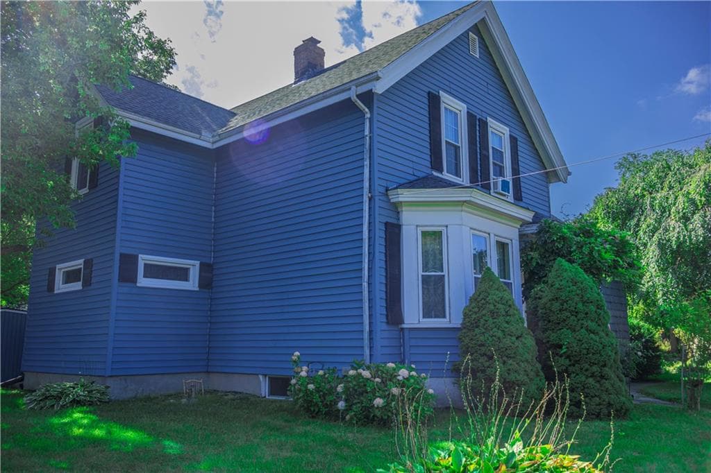 Single Family Residence at 1502 Mendon Road, Woonsocket, photo 3 of 33
