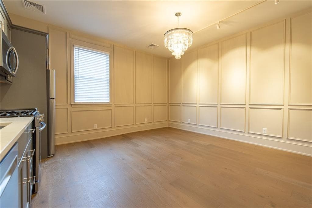 215 Broadway photo 23