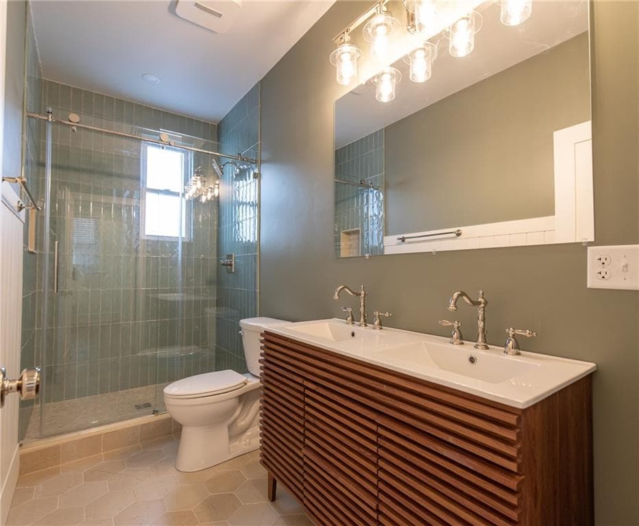 215 Broadway photo 26