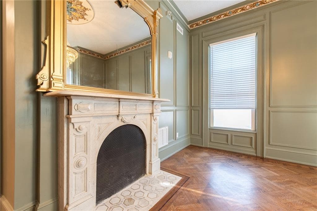 215 Broadway photo 30