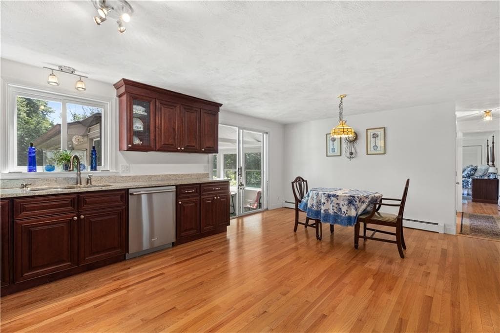 Single Family Residence at 46 Middle Road, East Greenwich, photo 8 of 46